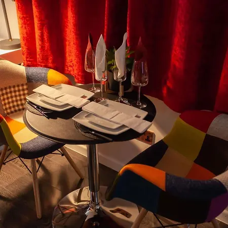 Opulent 1 Bedroom Cosy *